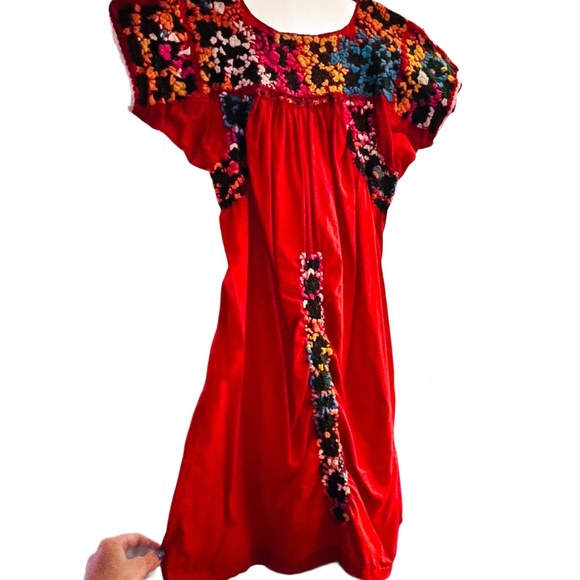 👗🇲🇽 Handmade Mexican Boho Dress | Red Floral Embroidery | c.2000 | Midi | M - Picture 2 of 6